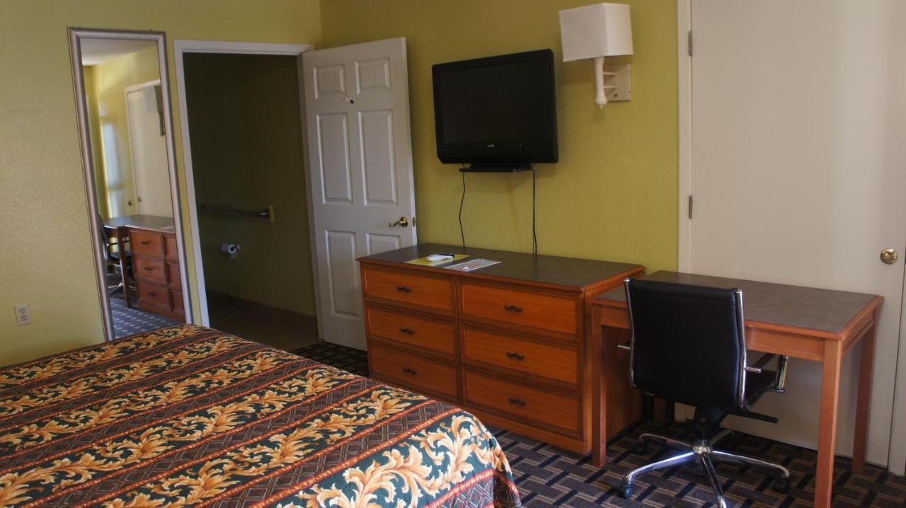 Taylor Regency Inn المظهر الخارجي الصورة